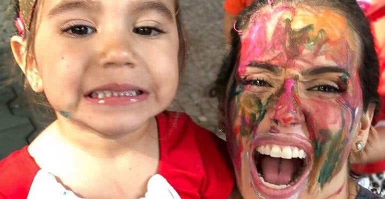 Deborah Secco se diverte ao lado da filha, Maria Flor - Reprodução Instagram