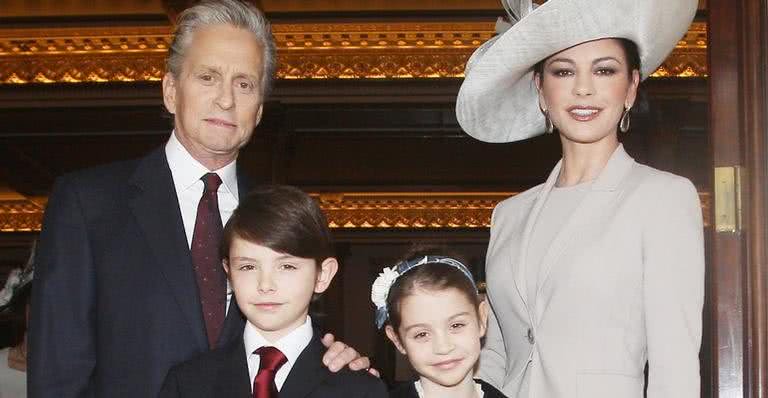 Michael Douglas, Catherine Zeta-Jones, Dylan e Carys Zeta Douglas - Getty