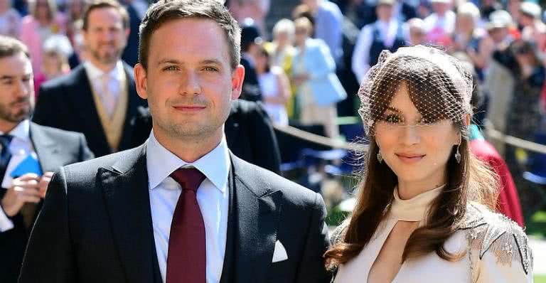 Troian Bellisario e Patrick Adams - Getty Images