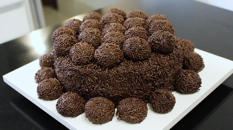 Bolo de brigadeiro - reprodução