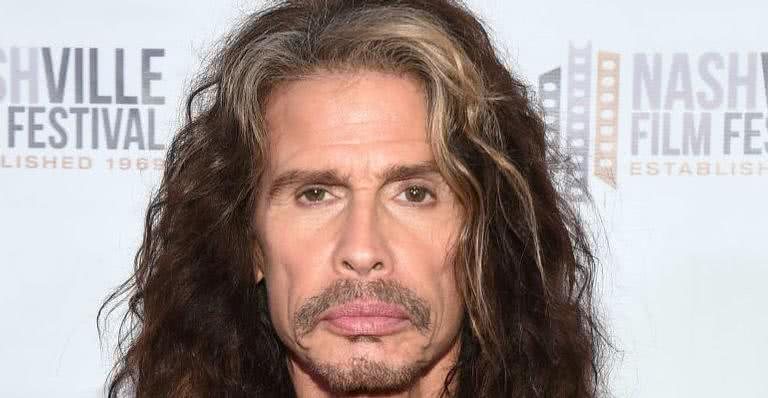 Steven Tyler empurra fã que queria tirar uma foto com ele - Getty Images