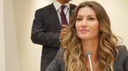 Gisele Bündchen posa de roupão com a filha, Vivian - Reprodução/Instagram