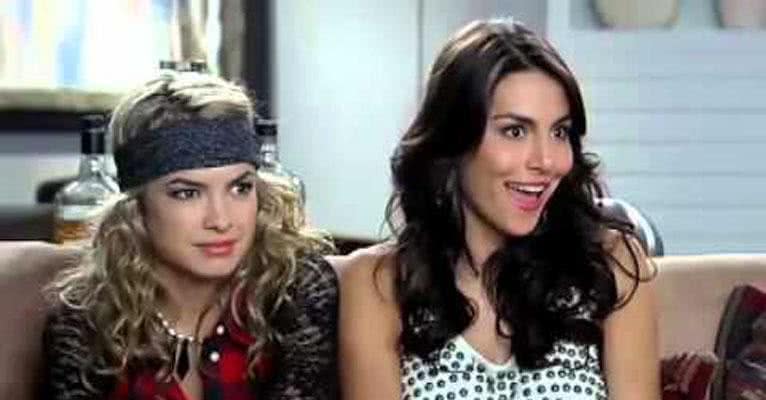 Lua Blanco e Mel Fronckowiak se reencontram: ''Rebeldes'' - Reprodução/Record TV