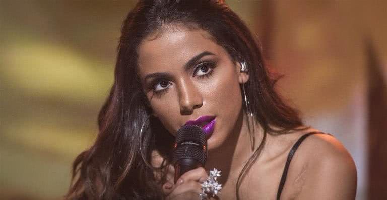 Anitta dá bronca em fãs que estavam brigando em camarote - Globo/João Cotta