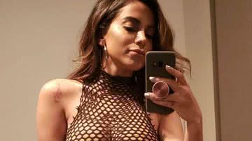 Look ousado de Anitta rouba a cena durante show - Reprodução Instagram