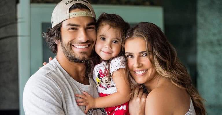 Hugo Moura, Deborah Secco e Maria Flor - Reprodução/Instagram