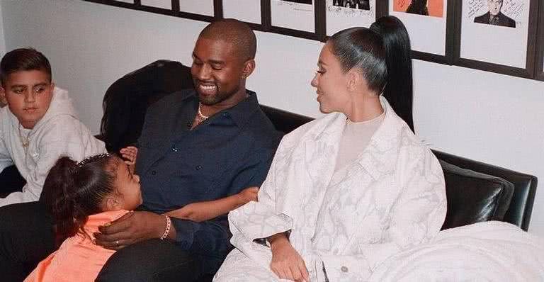 Kanye e Kim brincando com crianças - Reprodução / Instagram