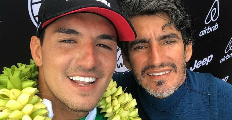 Gabriel Medina e o padrasto, Charles Saldanha - Reprodução Instagram