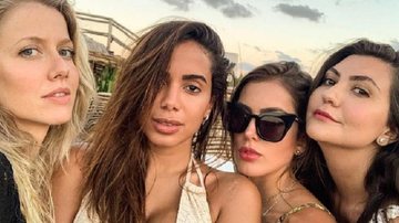 Anitta e amigas curtindo o mar do Caribe! - Instagram/Reprodução