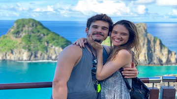 O casal está aproveitando as férias da TV para curtir uma viagem juntinhos ao arquipélago de Fernando de Noronha. - Reprodução/ Instagram