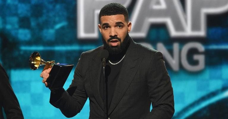 Drake fez a sua primeira aparição no Grammy Awards 2019 para receber o prêmio de 'Melhor Canção Rap'. - Getty Images