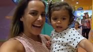 Juliana Rios e Vicky em Orlando - YouTube/Reprodução