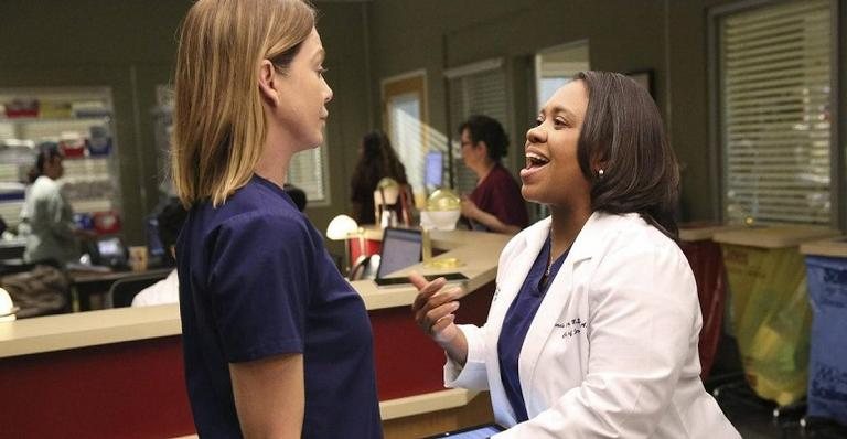 Chandra Wilson com Ellen Pompeo em 'Grey's Anatomy' - Reprodução/ ABC