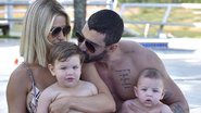 Andressa e Gusttavo com os filhos, Gabriel e Samuel - Reprodução/Instagram