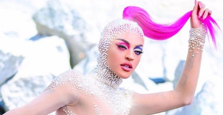 Pabllo Vittar no novo sucesso 'Buzina'. - Instagram/Reprodução