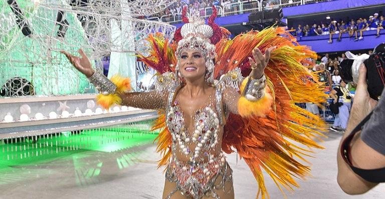 Apresentadora desfilou como musa no Carnaval do Rio de Janeiro - Divulgação/AgNews