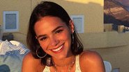 Bruna Marquezine é flagrada tomando sol com Izabel Goulart - Reprodução Instagram