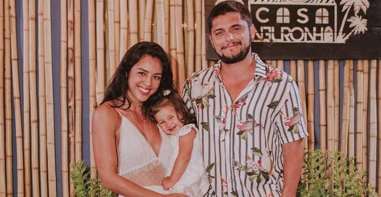 Yanna Lavigne e Bruno Gissoni com sua filha Madalena - Reprodução/Instagram