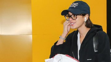 Bruna Marquezine desembarcando em São Paulo na madrugada desta terça, 2. - Brazil News