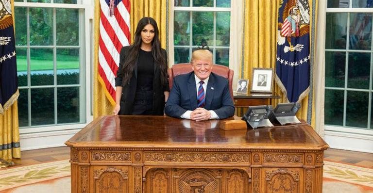 Kim Kardashian tem encontrado Donald Trump para discutir política - Reprodução/ Twitter