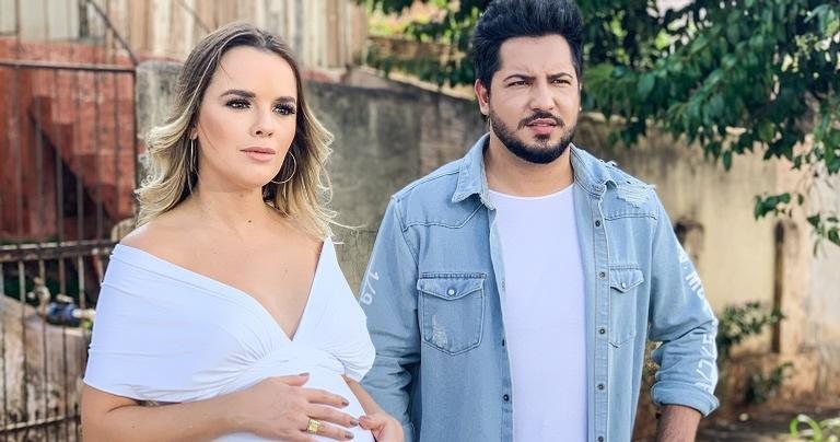 Thaeme e Thiago no novo videoclipe de Casa Pequenininha. - Divulgação