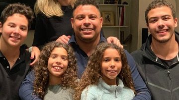 Ronaldo com todos os filhos - Reprodução Instagram