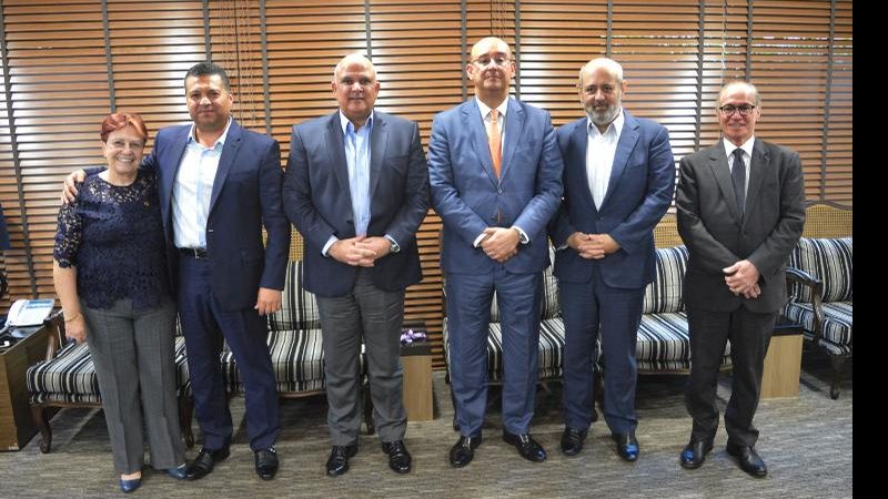 Edna Macedo, deputada estadual (PRB/SP); Marcelo Cardoso, vice-presidente administrativo da Record; Marcus Vinicius Vieira, vice-presidente executivo da Record; Gianpaolo Smanio, procurador-geral de Justiça do Estado de São Paulo; Luiz Cláudio Costa, - Raysa Leite