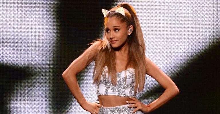 Ariana Grande não deixou isso atrapalhar seu desempenho - Getty Images