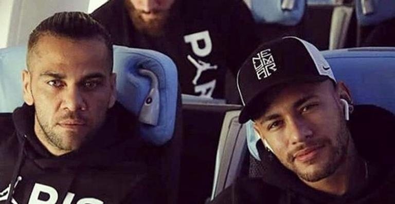 Daniel Alves e Neymar Jr. - Reprodução/Instagram