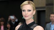 Charlize Theron estará no filme 'Casal Improvável' - Getty Images