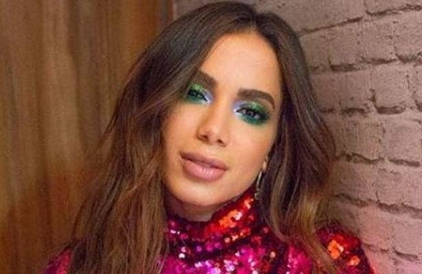 De fio dental, Anitta grava clipe na zona Sul do Rio - Reprodução/Instagram