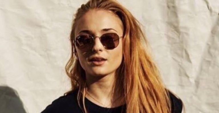 Sophie Turner aparece irreconhecível com novo visual - Foto/Destaque Instagram