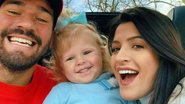 Alisson Becker com a filha e a esposa - Reprodução Instagram