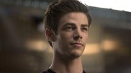 Ator de ‘The Flash’, posta foto ousada e enlouquece fãs - Foto/Destaque The Flash