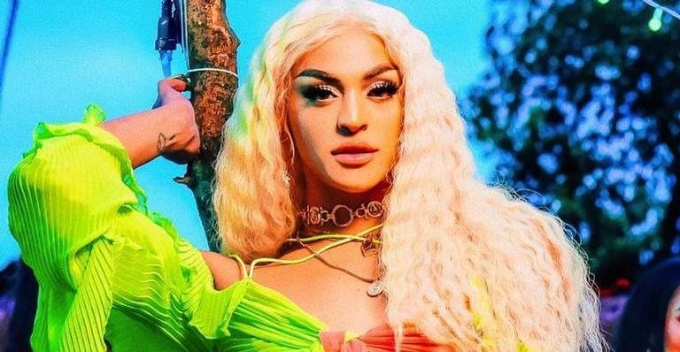 Pabllo Vittar posta foto de fio dental e fã comenta "Escultura real" - Reprodução/Instagram