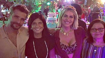 Ator afastou rumores da ausência de sua mãe na festa - Reprodução/Instagram