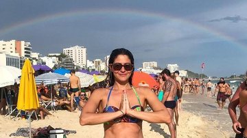 Atriz aproveitou o sol para curtir o dia com a herdeira na praia - Reprodução/Instagram