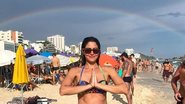 Atriz aproveitou o sol para curtir o dia com a herdeira na praia - Reprodução/Instagram