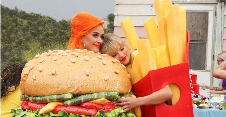 Katy Perry e Taylor Swift no clipe 'You Need To Calm Down' - Reprodução/Divulgação