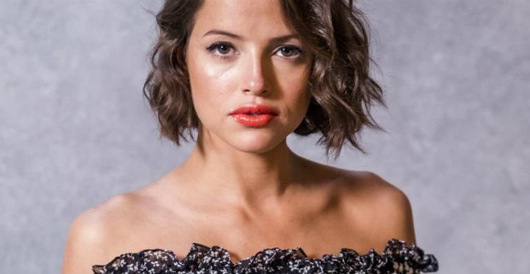 Vilã faz ex-freira virar seu próximo alvo na novela - Divulgação/TV Globo