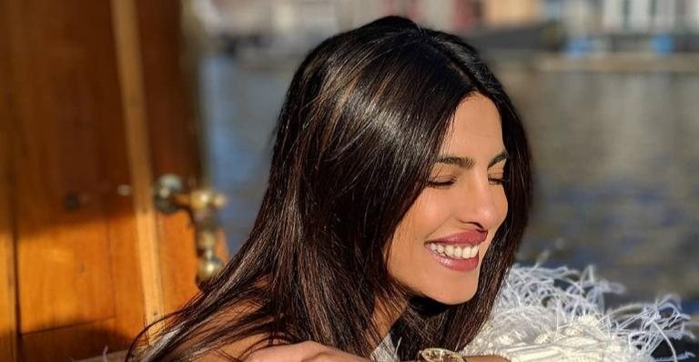 Priyanka Chopra é acusada de hipócrita em evento de beleza - Foto/Destaque Instagram