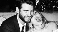 Liam Hemsworth e Miley Cyrus no dia do casamento, em dezembro de 2018. - Instagram/Reprodução