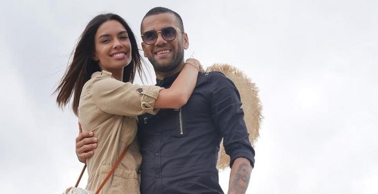 Mulher de Daniel Alves rebate comentários sobre relacionamento a distância - Reprodução/Instagram