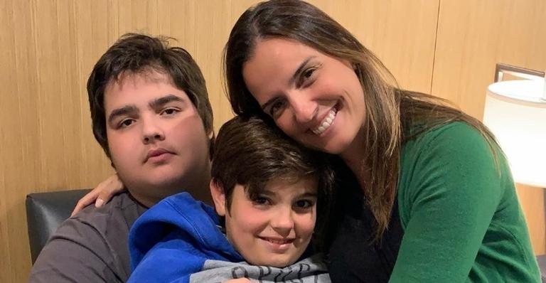 Luciana Cardoso em rara aparição com os filhos - Foto/Destaque Instagram