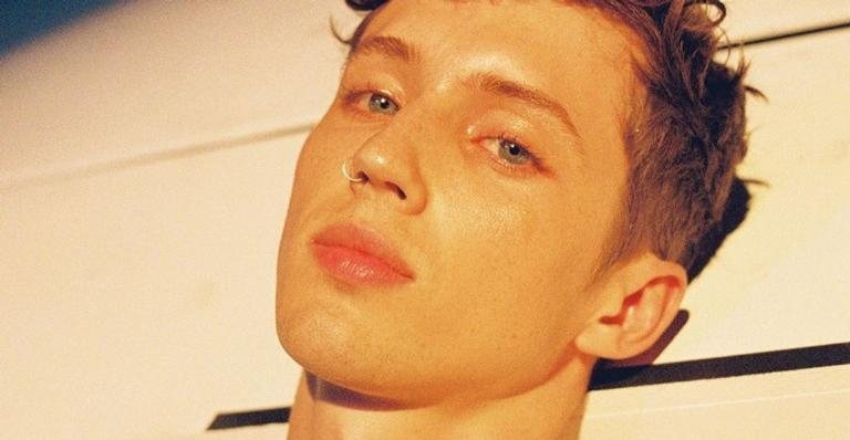 Troye Sivan se revolta com repórter por invasão de privacidade em reportagem - Foto/Destaque Instagram/Diego Villarreal