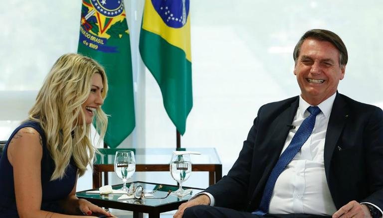 Antônia Fontenelle e Jair Bolsonaro - Reprodução/Instagram