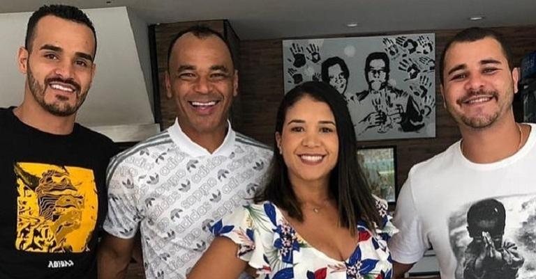 Cafu ao lado dos filhos no último Dia dos Pais. Danilo é o da direita. - Instagram/Reprodução