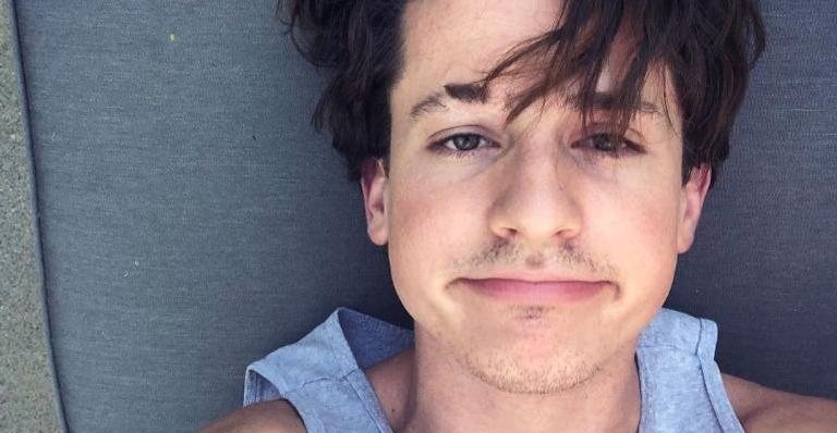 Charlie Puth durante as gravações do novo álbum - Foto/Destaque Instagram