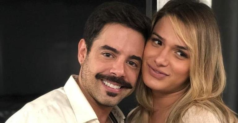 Abel (Pedro Carvalho) e Britney (Glamour Garcia) em "A Dona do Pedaço" - Reprodução/Instagram