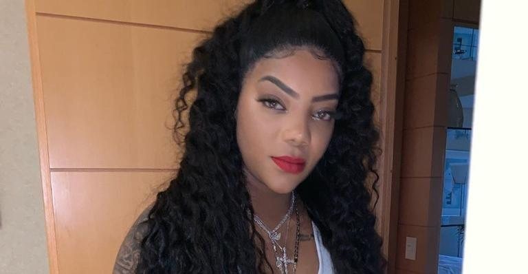 Ludmilla é recebida por multidão de fãs na África - Foto/Destaque Instagram